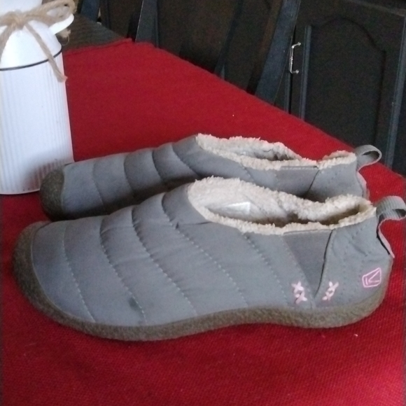 KEEN SLIPPERS - Picture 3 of 11